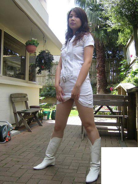 一個漂亮的女人受豔照門影響，學阿嬌自拍 (21P)