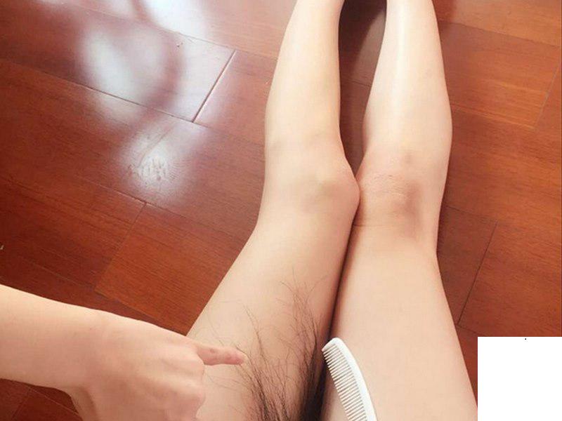 騷婦的毛毛很長 (10P)