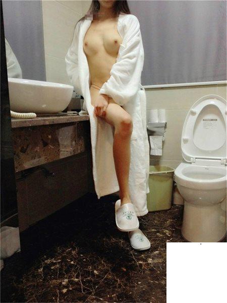 美女臀部真性感 (10P)